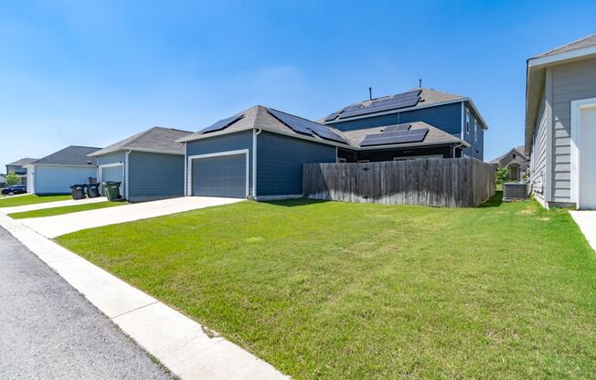 215 Roaming Dr,  Hutto, TX 78634