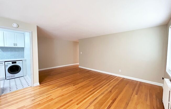 1 bed, 1 bath, 780 sqft, $1,695, Unit Hamrick 204