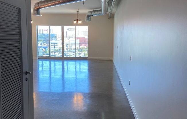 Stunning Luxury Loft in the Downtown Arts District