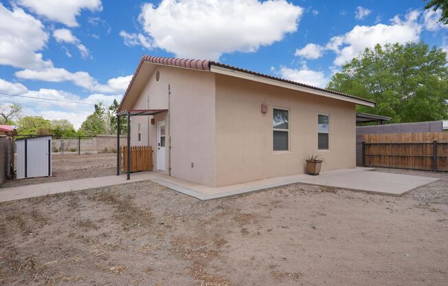 NW Albuquerque | 2 bed / 1 bath | Casita | Utilities Included