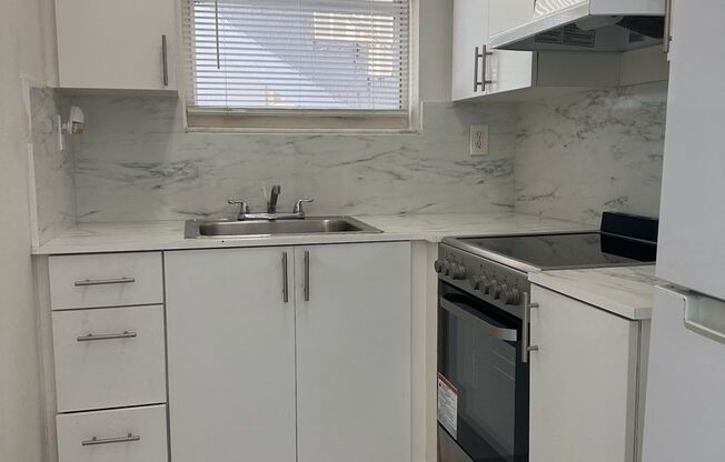 1 bed, 1 bath, 315 sqft, $1,380, Unit 218