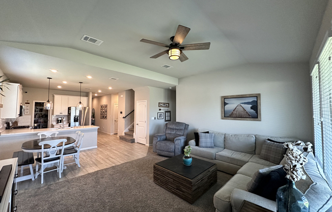 528 SIGOURNEY WAY