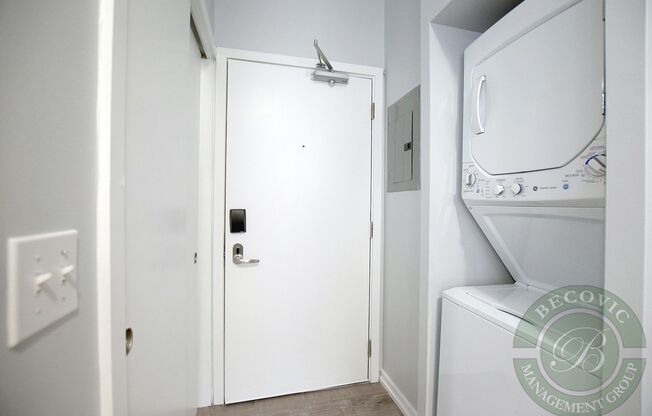 Studio, 1 bath, 201 sqft, $1,340, Unit 415