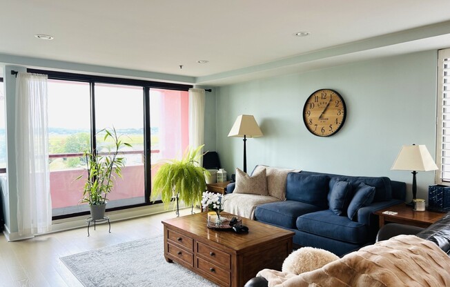 1 bed, 1 bath, 857 sqft, $3,400, Unit 5-5S