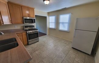 2 beds, 1 bath, $2,900