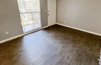 1 bed, 1 bath, 740 sqft, $965