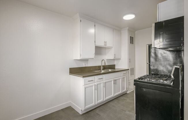 1 bed, 1 bath, 650 sqft, $1,895, Unit 03