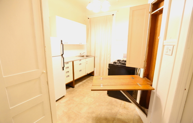 Studio, 1 bath, $1,950, Unit 835 Clayton St -1