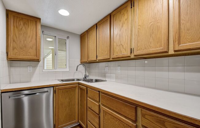 2 beds, 2 baths, $2,350, Unit # 2 105