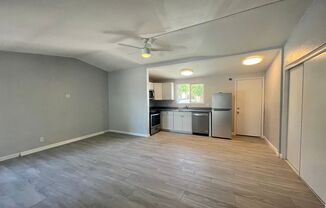 AVAILABLE NOW!!! 1 Bedroom/1 Bathroom Apartment in Palm Springs!!!