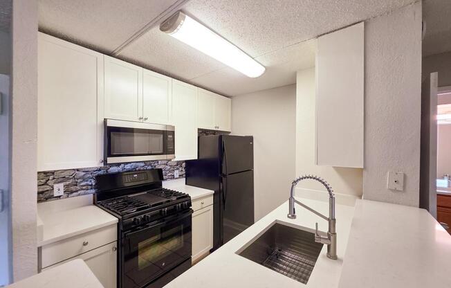 1 bed, 1 bath, 708 sqft, $1,625