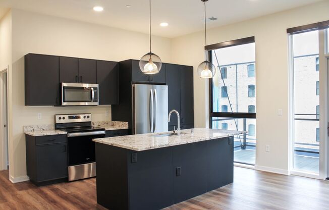 2 beds, 1 bath, 945 sqft, $2,250, Unit 108