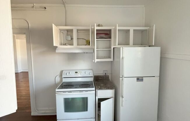 1 bed, 1 bath, $695, Unit 12