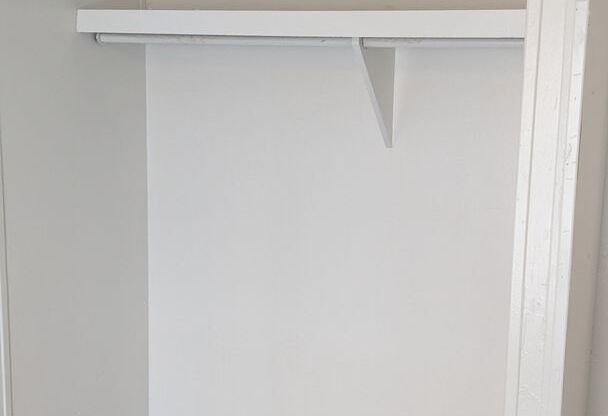 3 beds, 2 baths, 850 sqft, $1,295, Unit #3