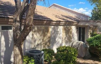 Beautiful 2 bedroom 2 bath home in Del Webb 55-Plus at Horizon Ridge!