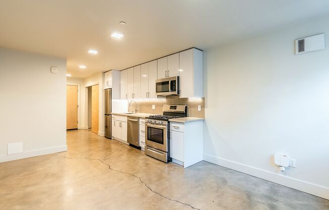 Studio, 1 bath, 287 sqft, $1,325, Unit 103