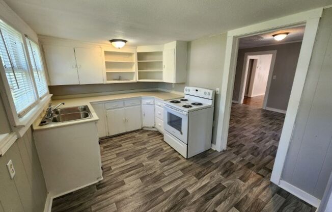 Welcome home to 3716 Marion, North Little Rock, updated, for rent *Move in Special - $0 Deposit option* - Please read the full description*