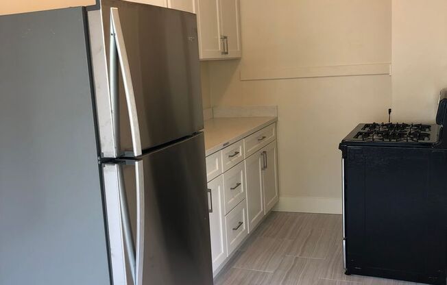 Studio, 1 bath, 370 sqft, $1,737