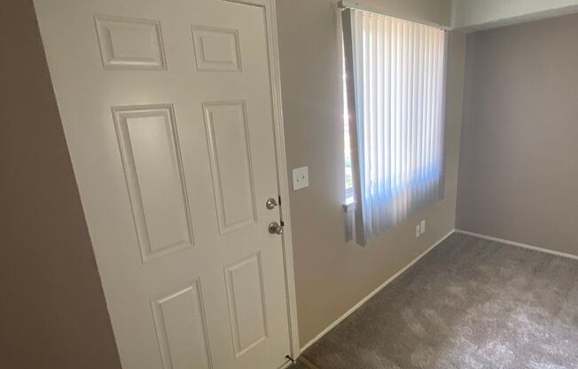 2 beds, 1 bath, 869 sqft, $1,139, Unit 2914B