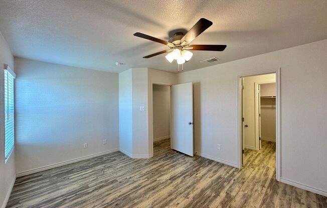 3 beds, 2 baths, 1,248 sqft, $1,395, Unit 1825 B Clovis