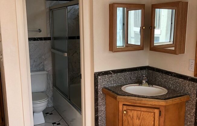 Studio, 1 bath, 250 sqft, $1,245, Unit 205
