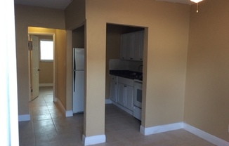 2 beds, 1 bath, 965 sqft, $1,683, Unit 3