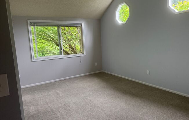 $3850.00 3 Bedroom 2.5 Bath Modern Style Home in Kirkland