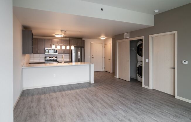 1 bed, 1 bath, 737 sqft, $1,895, Unit 1014