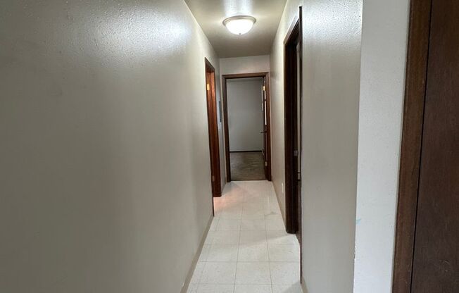 2 beds, 1 bath, $545, Unit 1