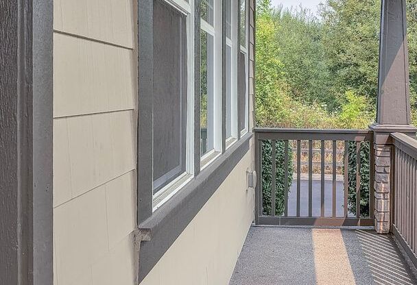 North Plains 4 Bedroom 2.5 Bath Home Available !!