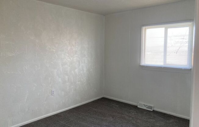 2 beds, 1 bath, 800 sqft, $1,195, Unit 415