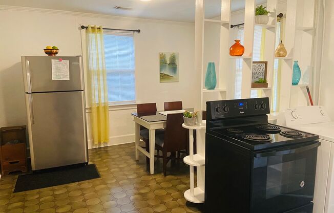 2 Bedroom/1 Bath  - $875/Mo