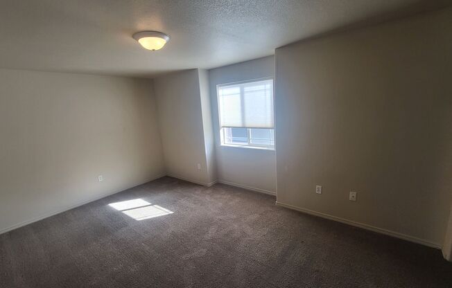 2 beds, 2.5 baths, 1,094 sqft, $1,675, Unit Unit 1