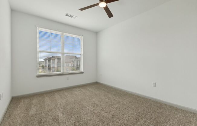 3 beds, 2 baths, 1,212 sqft, $2,343, Unit 5203