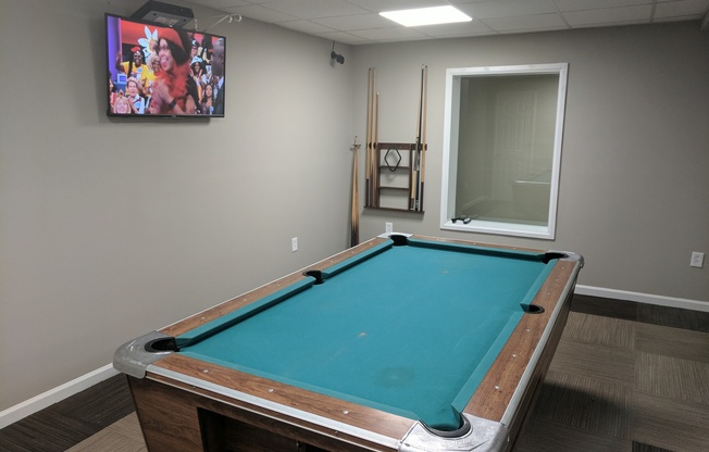 1 bed, 1 bath, 755 sqft, $945, Unit 12