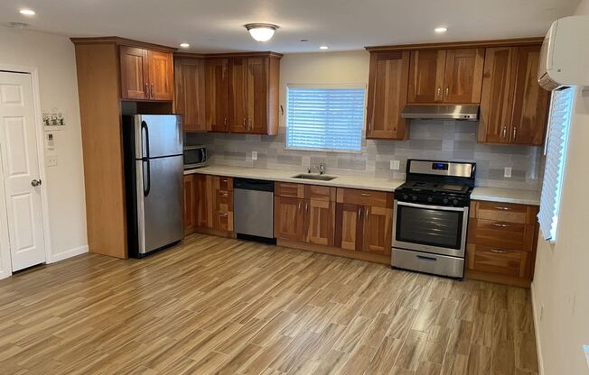 Cozy 1 Bedroom, 1 Bath Gem