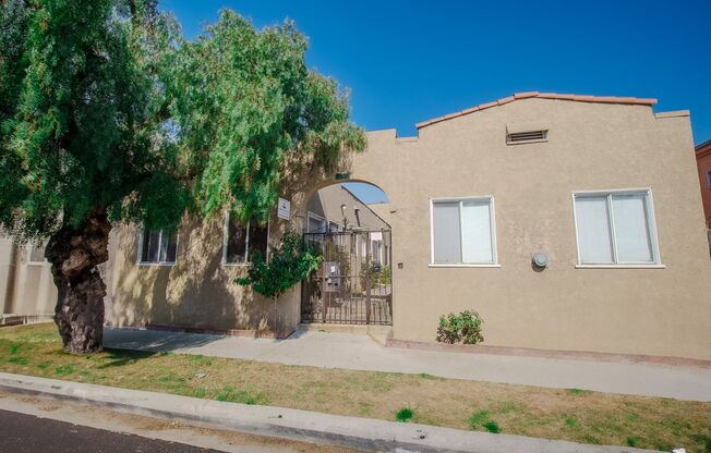 828 Chestnut Ave.