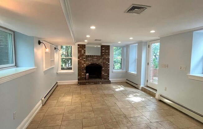 36 SUNHILL LN