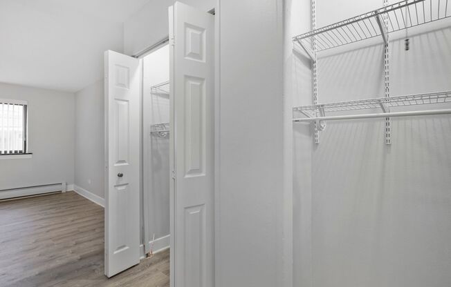 Studio, 1 bath, 275 sqft, $1,350, Unit 241