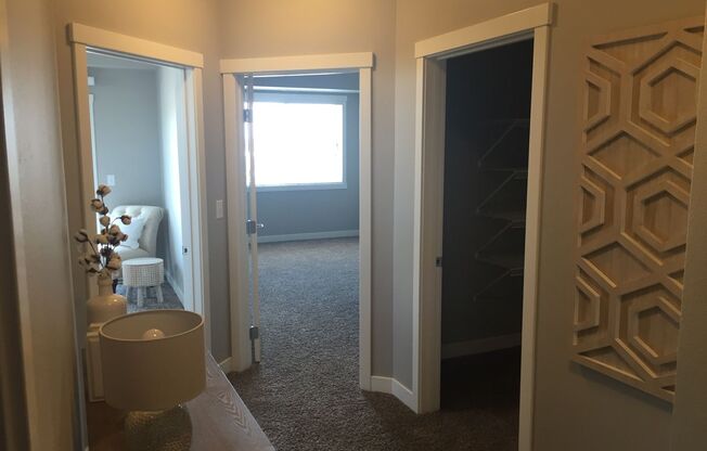 3 beds, 2.5 baths, $2,395, Unit 343