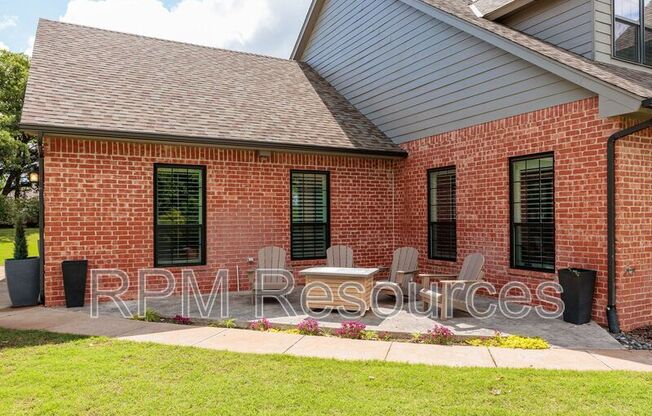 8012 NE 140 ST