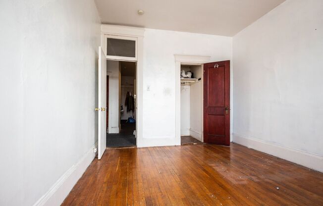 4 beds, 1 bath, $4,000, Unit 11