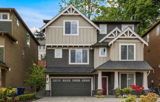 A spacious 4-bedroom and 3.5 bathroom home ready for Rent!