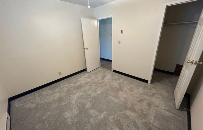 1 bed, 1 bath, $950, Unit 213
