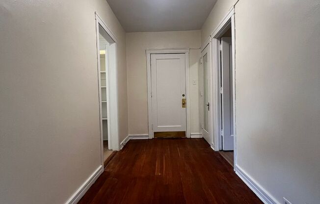 2 beds, 1 bath, 1,245 sqft, $1,950, Unit Old King Edward 68