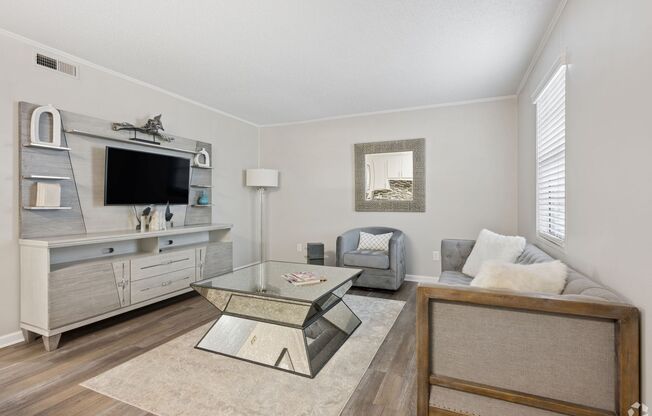 2 beds, 1 bath, 800 sqft, $1,123, Unit 1374