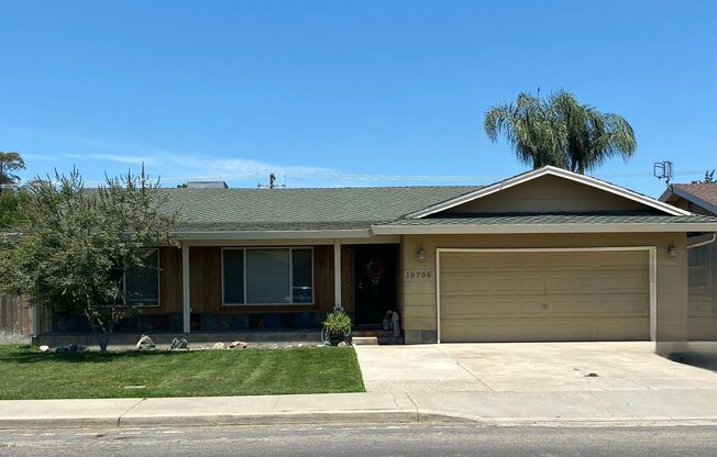 Nice home in HIlmar for rent - Yard service provided