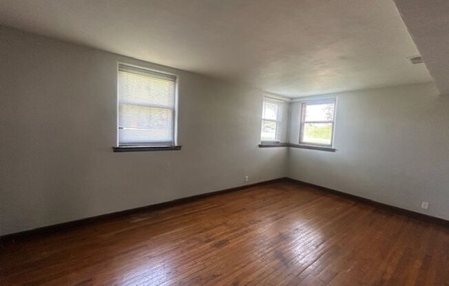 1003 W Locust St