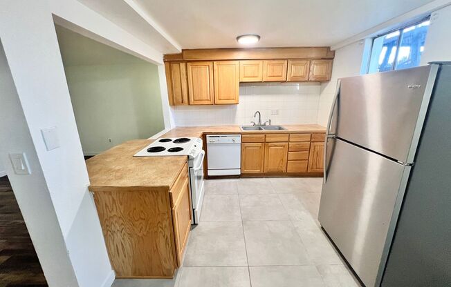 2 beds, 1 bath, 800 sqft, $1,500, Unit 11523 1/2