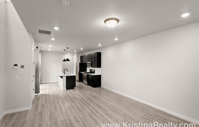 Beautiful 3-Bed | 2.5-Bath Townhome | Expansive Private Outdoor Space | Reeds Crossing